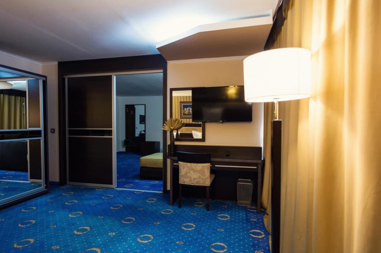 Отель Grand Hotel Hebar Пазарджик